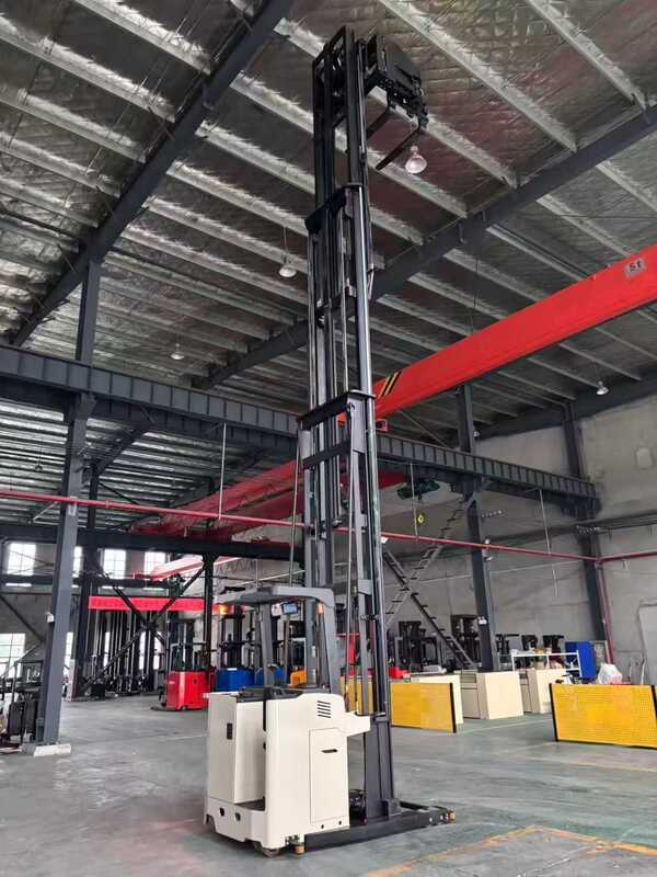 Three-way Forklift, For Warehouses/etc., 1500kg + 10m Capability